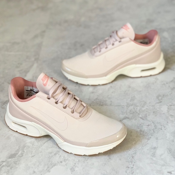 nike blush pink trainers